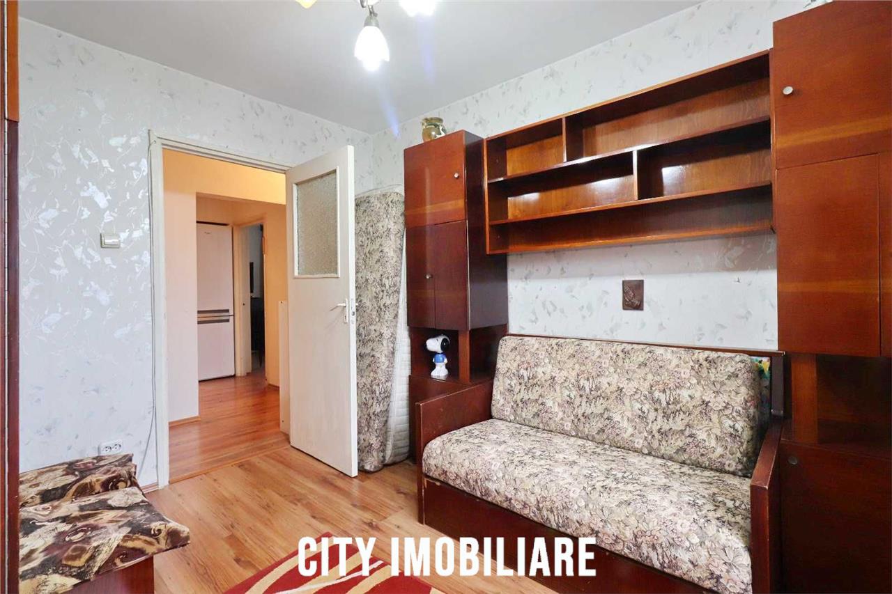 Apartament 3 camere, decomandat, mobilat, utilat, str. Primaverii.