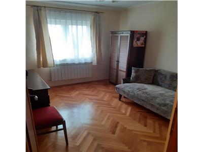 Apartament 3 camere, decomandat, utilat, mobilat. str. Titulescu
