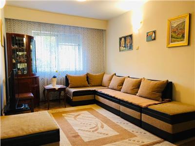 Apartament 4 camere, decomandat, mobilat, zona UMF.