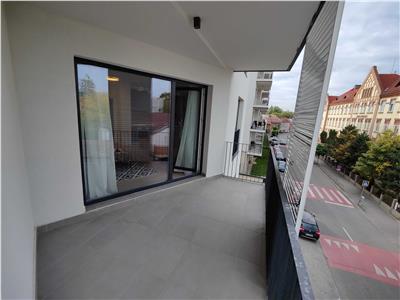 Apartament 2 camere , semidecomandat,  zona Centrala.