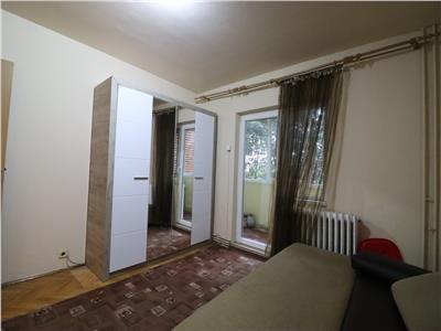 Apartament, 2 camere, decomandat, mobilat, zona Semicentrala.