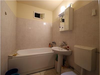 Apartament, 2 camere, decomandat, mobilat, zona Semicentrala.