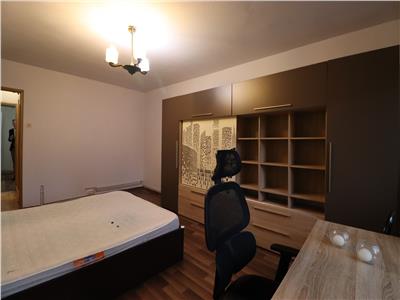 Apartament, 2 camere, decomandat, mobilat, zona Semicentrala.