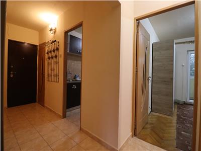 Apartament, 2 camere, decomandat, mobilat, zona Semicentrala.