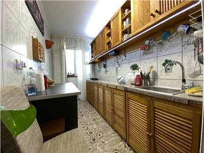 Apartament 2 camere, decomandat, mobilat, zona BIG.