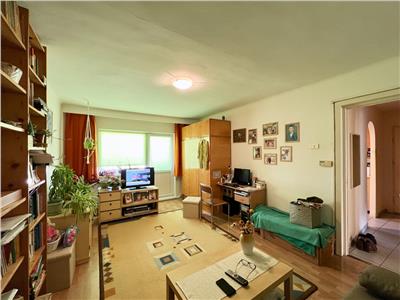 Apartament 3 camere Decomandat, Su66Mp