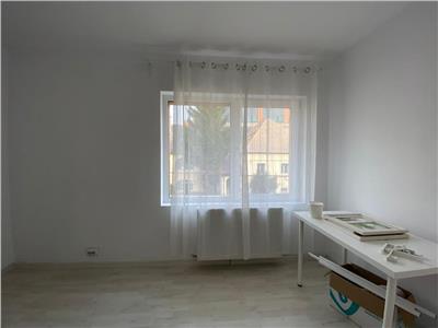 Apartament 3 camere, S 78 mp, semidecomandat, zona Platinia.