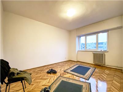 Apartament 3 camere decomandat, S-64mp+ 6mp. balcon, str. Aurel Vlaicu