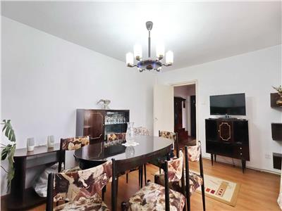 Apartament 3 camere, decomandat, mobilat, utilat, str. Primaverii.