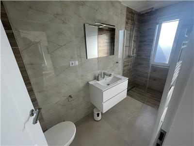 Penthouse 4 camere, S 83 mp + 93 mp terasa, Floresti.