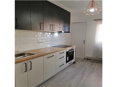 Apartament 4 camere, S 76 mp + 2 balcoane, Între Lacuri.