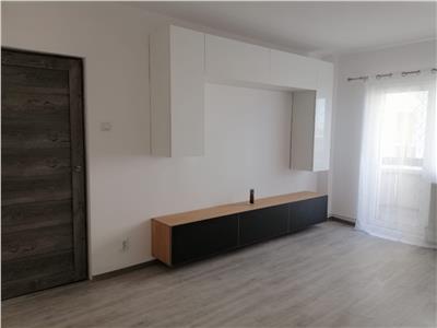 Apartament 4 camere, S 76 mp + 2 balcoane, Între Lacuri.