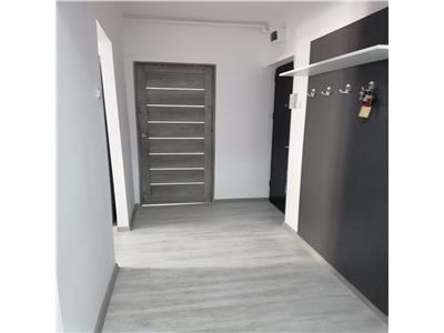 Apartament 4 camere, S 76 mp + 2 balcoane, Între Lacuri.