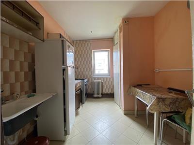Apartament 3 camere, S 64 mp, decomandat,  Louis Pasteur.