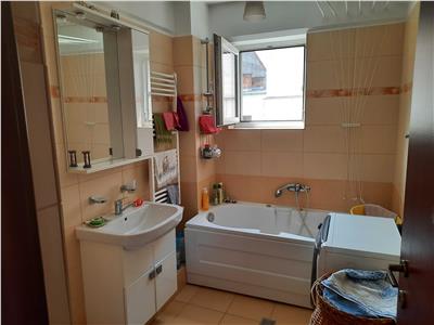 Apartament 3 camere, S 90 mp, mobilat, utilat, Central.