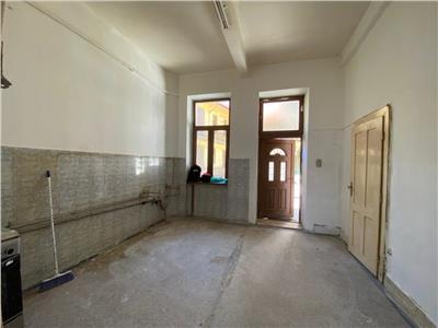 Apartament 2 camere, S 56 mp, semidecomandat, Horea