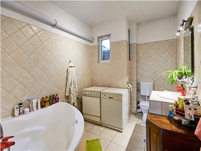 Apartament cu 3 camere,S100 mp, str. Deva, zona Parcul Mare