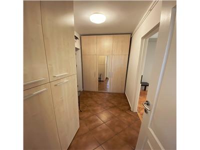 Apartament 2 camere, decomandat, mobilat, zona Iulius.