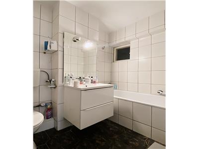 Apartament 3 camere, S74mp + 2 balcoane, decomandat, Piața Mărăști.