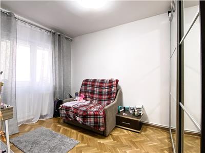 Apartament 3 camere decomandat, S68mp.+2 balcoane, str. Primaverii