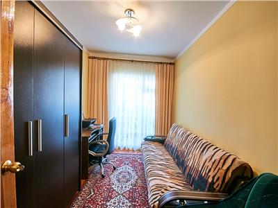 Apartament 3 camere, S72 mp, str. Izlazului 18