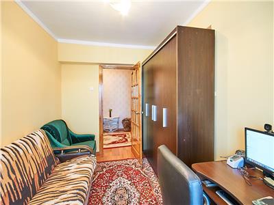 Apartament 3 camere, S72 mp, str. Izlazului 18