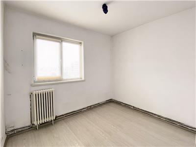 Apartament 3 camere, S57mp., etaj 5/10, str. Primaverii