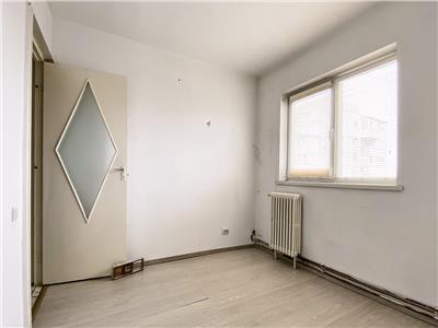 Apartament 3 camere, S57mp., etaj 5/10, str. Primaverii