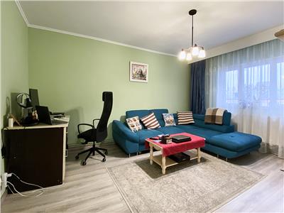 Apartament 3 camere decomandat, S-73mp+balcon, str. Bucuresti, Farmec