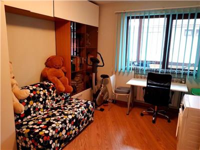 Apartament 3 camere, S 76 mp, mobilat, Andrei Muresanu.