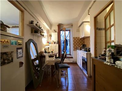 Apartament 2 camere în Vila, S 47 mp, mobilat, utilat,  zona Centrală.