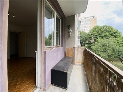 Apartament 4 camere, S 74 mp + balcon, decomandat, Gheorghieni.