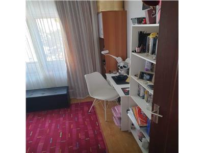 Apartament 3 camere, S 46 mp + 3 mp balcon, mobilat, Manastur.