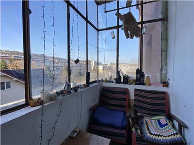 Apartament 3 camere, S 69 mp + balcon, decomandat, Grigorescu.