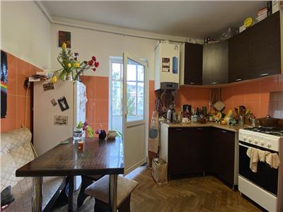 Apartament 3 camere, S 69 mp + balcon, decomandat, Grigorescu.