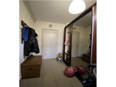 Apartament 2 camere, 2 balcoane, decomandat, mobilat, Gheorghieni.