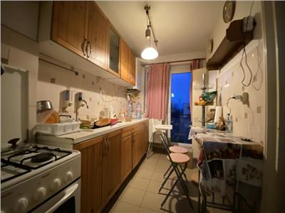 Apartament 2 camere, 2 balcoane, decomandat, mobilat, Gheorghieni.