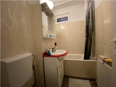 Apartament 2 camere, 2 balcoane, decomandat, mobilat, Gheorghieni.