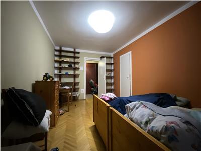 Apartament 2 camere, 2 balcoane, decomandat, mobilat, Gheorghieni.