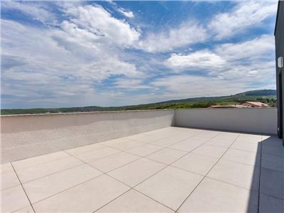 Penthouse 3 camere, S 100 mp + 90 mp terasa, Buna Ziua.