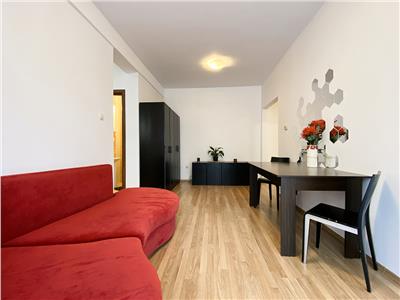 Apartament 3 camere, 2 bai, mobilat, bloc nou, str. Eremia Grigorescu.