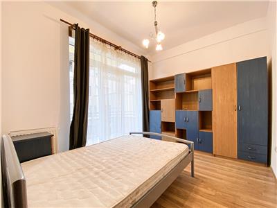 Apartament 3 camere, 2 bai, mobilat, bloc nou, str. Eremia Grigorescu.