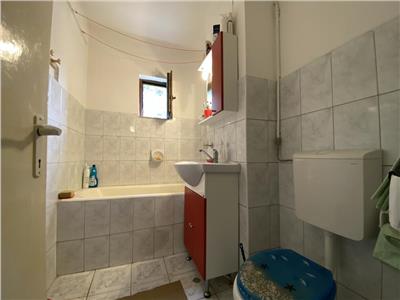 Apartament 2 camere, decomandat, mobilat, utilat, str. Lunii.