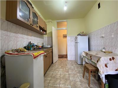 Apartament 2 camere, decomandat, mobilat, utilat, str. Lunii.