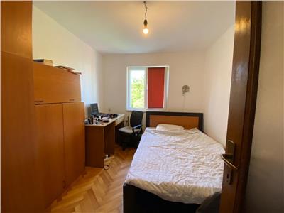 Apartament 3 camere, S 65 mp, decomandat, mobilat, Gheorghieni.