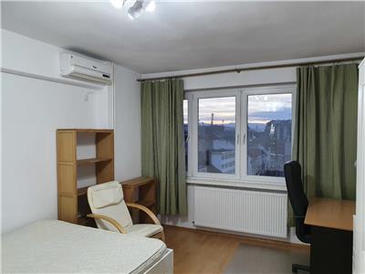 Apartament 2 camere, decomandat, Pta Mihai Viteazul.