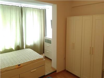 Apartament 2 camere, decomandat, Pta Mihai Viteazul.