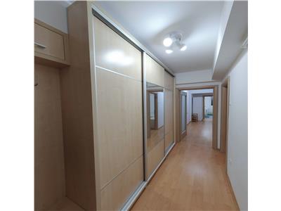 Apartament 2 camere, decomandat, Pta Mihai Viteazul.