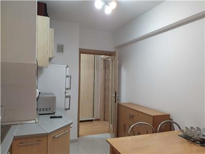 Apartament 2 camere, decomandat, Pta Mihai Viteazul.