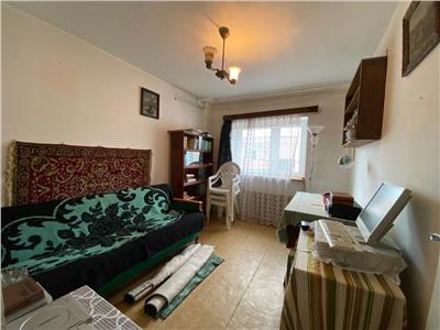 Apartament 3 camere, decomandat, S 64 mp + balcon, Gheorghieni.
